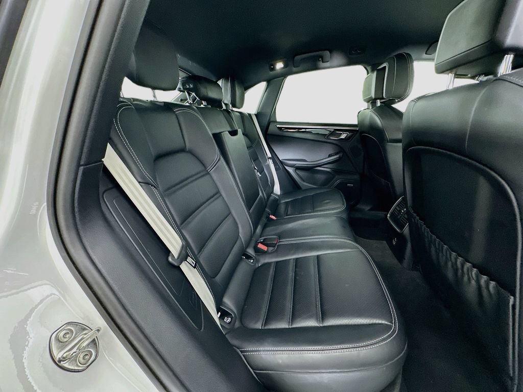 Certified 2024 Porsche Macan Turbo AWD/4WD image 28