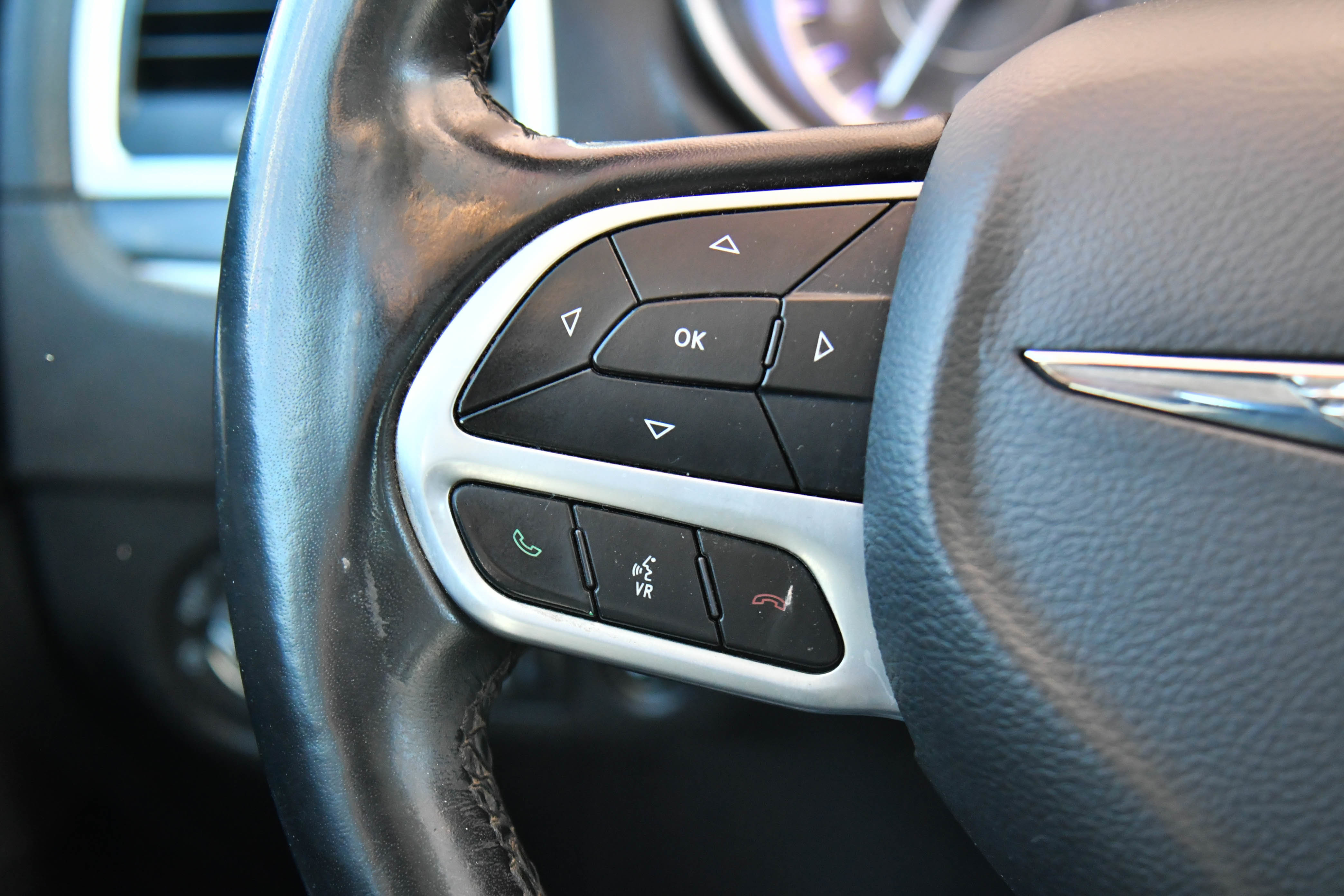 Used 2022 Chrysler 300 Touring w/ Sport Appearance Package image 29