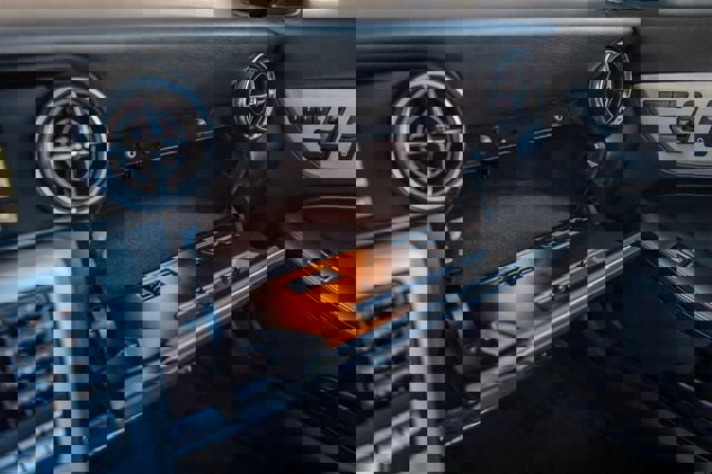 Used 2013 Mercedes-Benz SLK 250 image 31