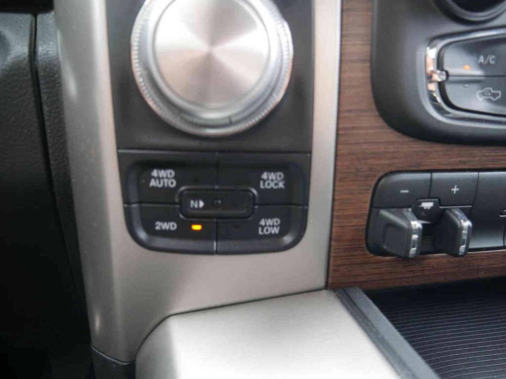 Used 2018 RAM 1500 Laramie w/ Convenience Group AWD/4WD image 34