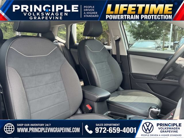 Used 2023 Volkswagen Taos SE w/ Panoramic Sunroof Package FWD image 26