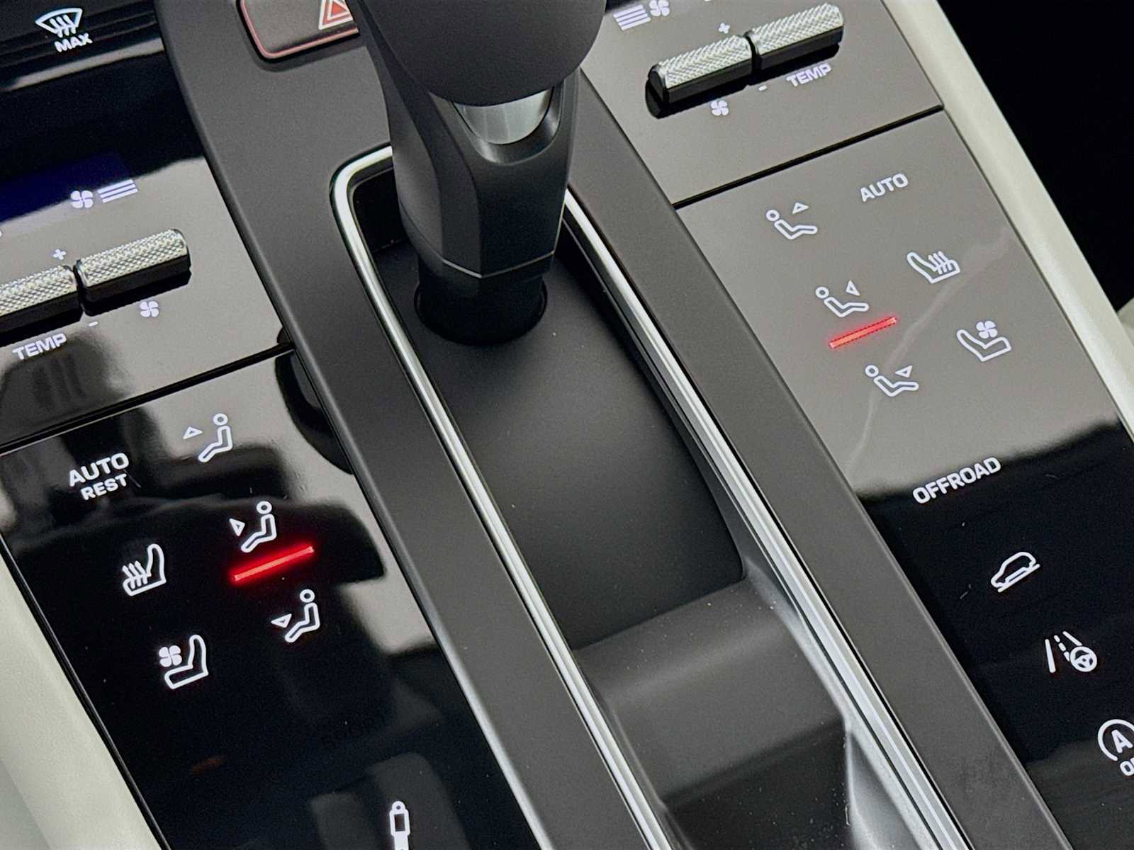 New 2026 Porsche Macan Turbo AWD/4WD image 21