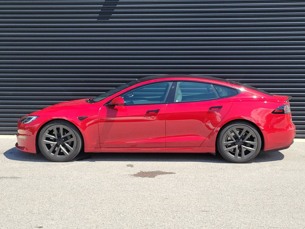 Used 2022 Tesla Model S Plaid AWD/4WD image 2