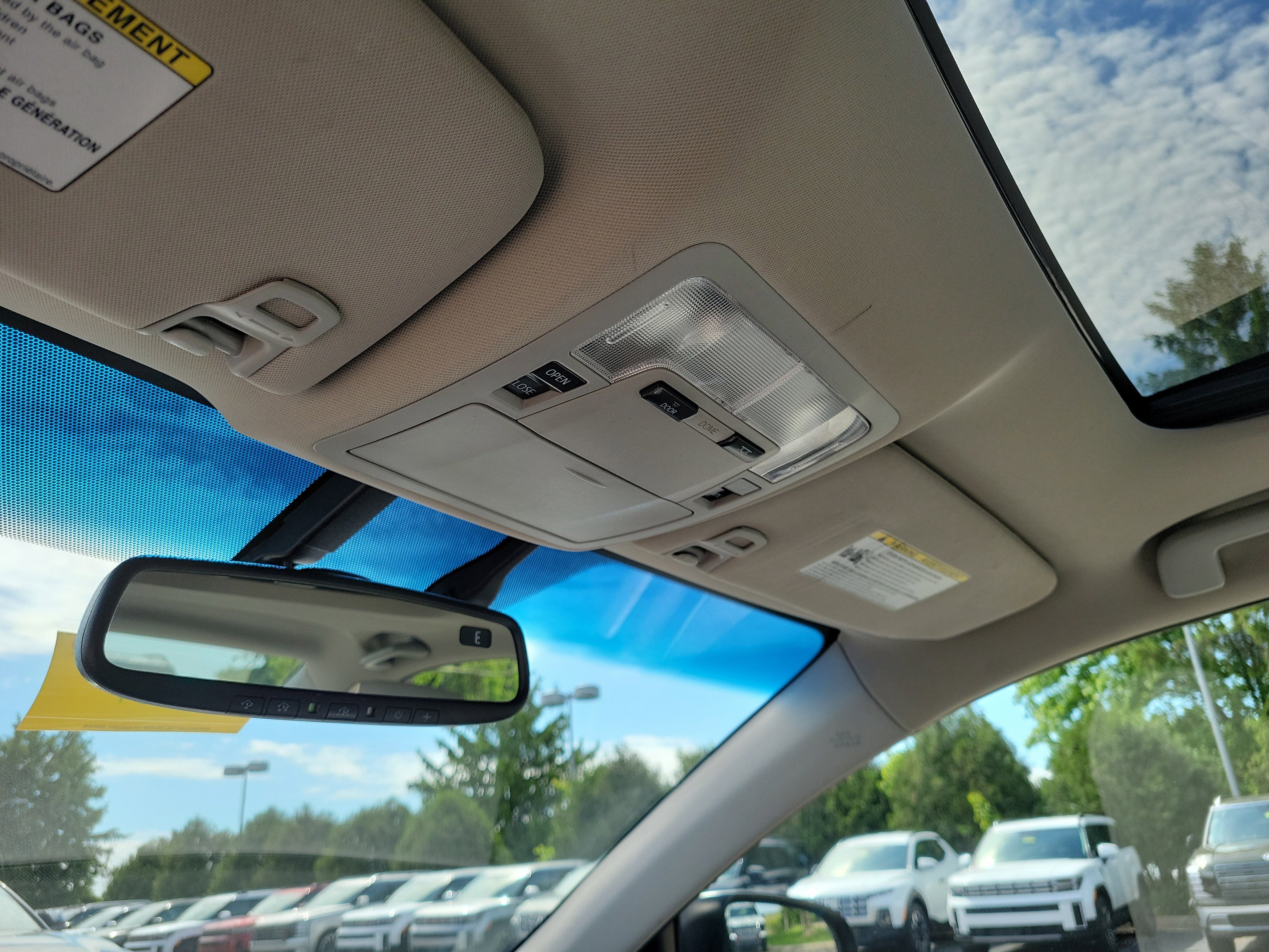 Used 2015 Toyota Avalon XLE Touring FWD image 30