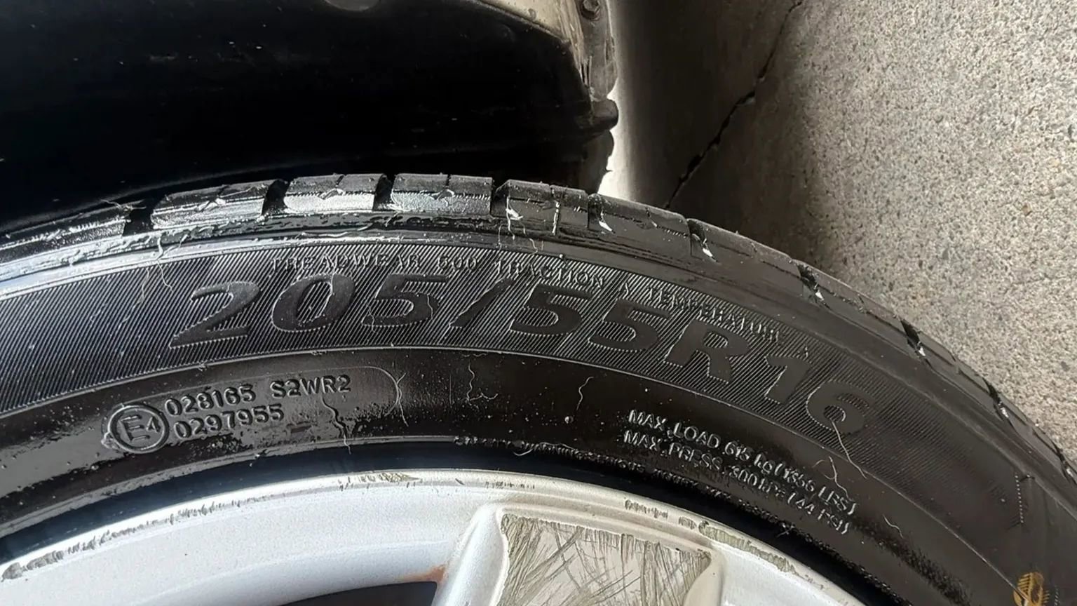 Used 2004 Toyota Matrix FWD image 28