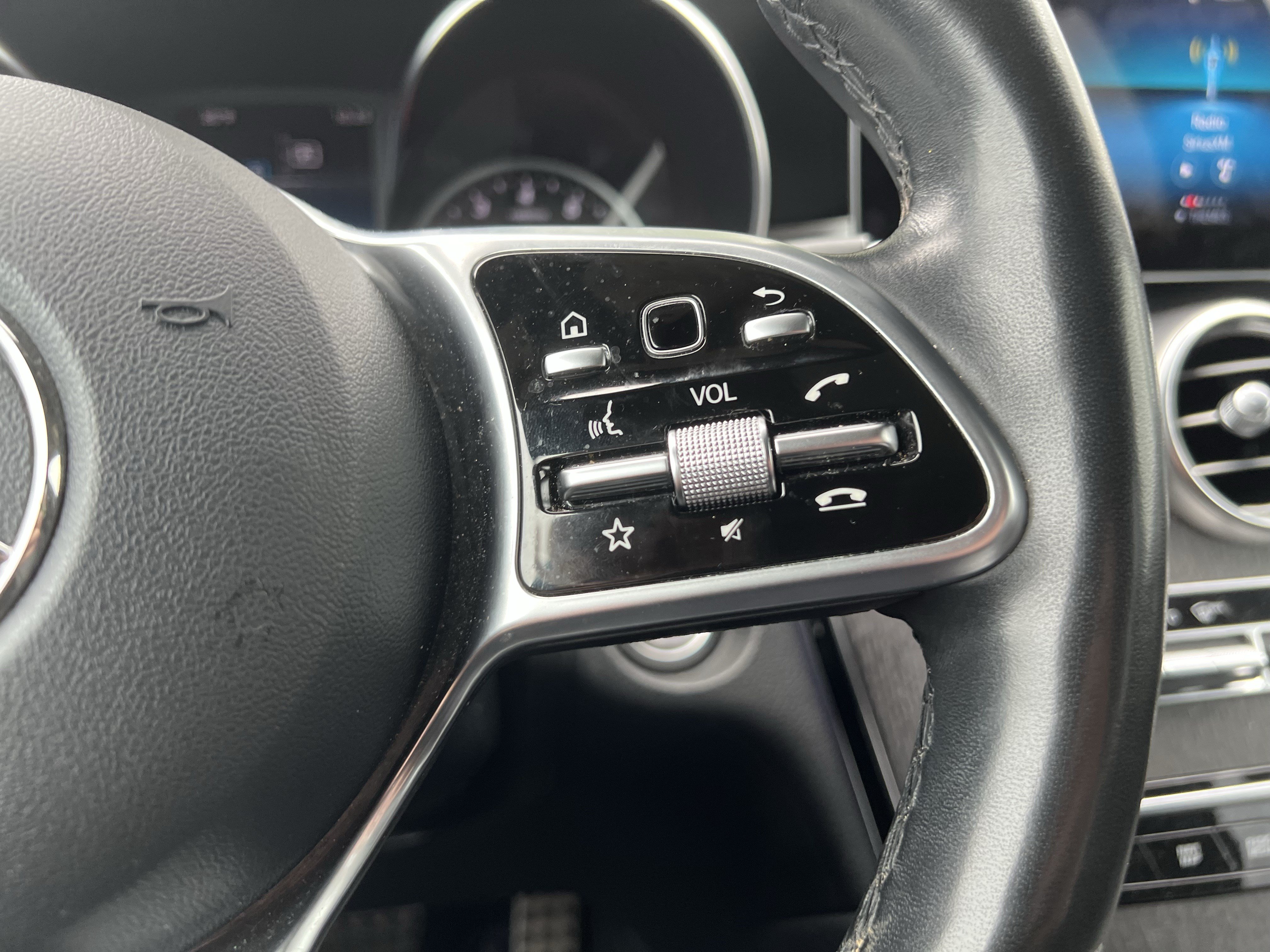 Used 2020 Mercedes-Benz GLC 300 4MATIC w/ AMG Line image 20