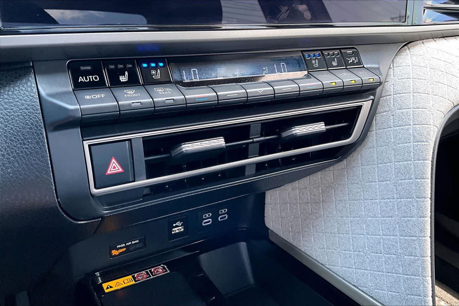Used 2025 Toyota Camry XLE w/ Premium Plus Package FWD image 35