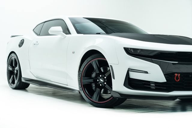 Used 2019 Chevrolet Camaro SS RWD image 3