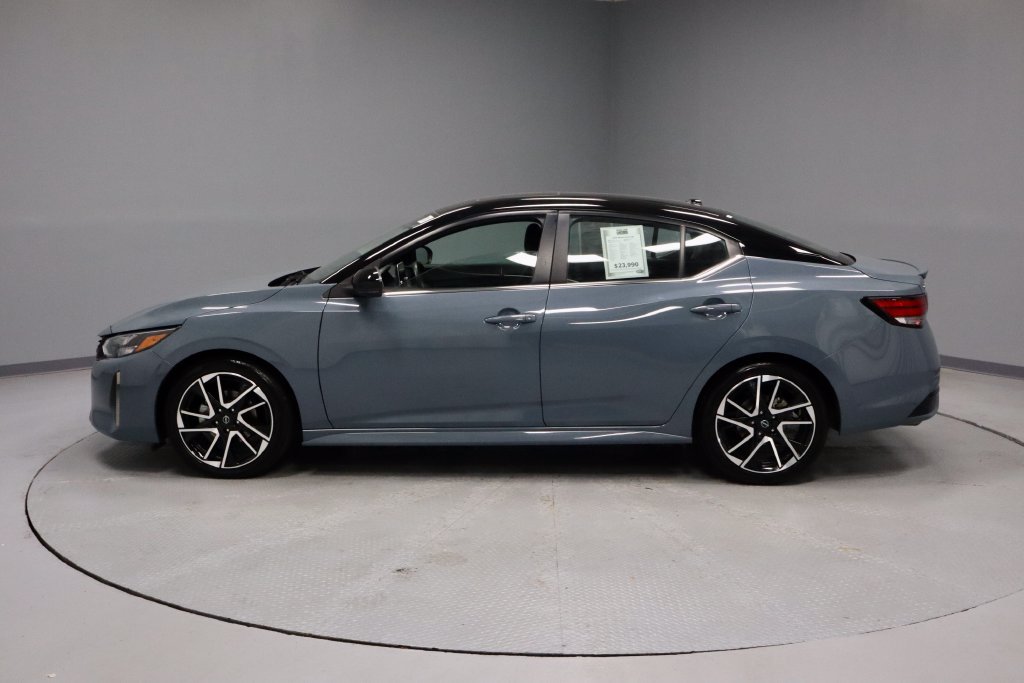 Certified 2025 Nissan Sentra SR w/ SR Premium Package FWD image 7