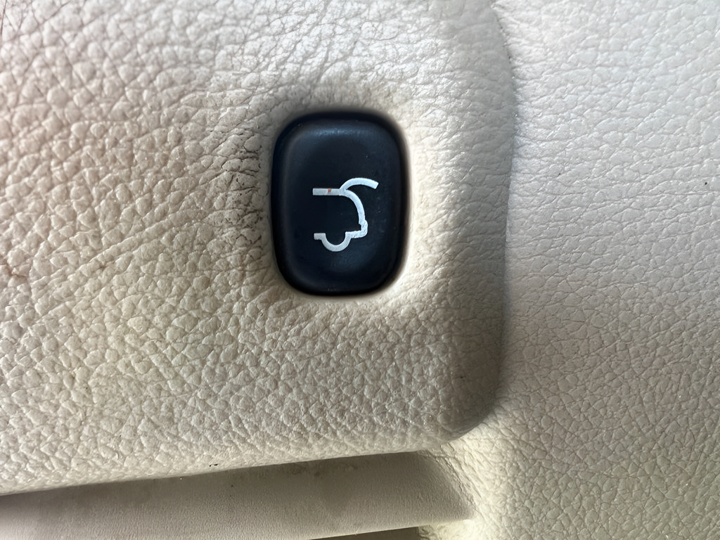 Used 2014 Jeep Grand Cherokee Limited w/ Trailer Tow Group IV AWD/4WD image 11
