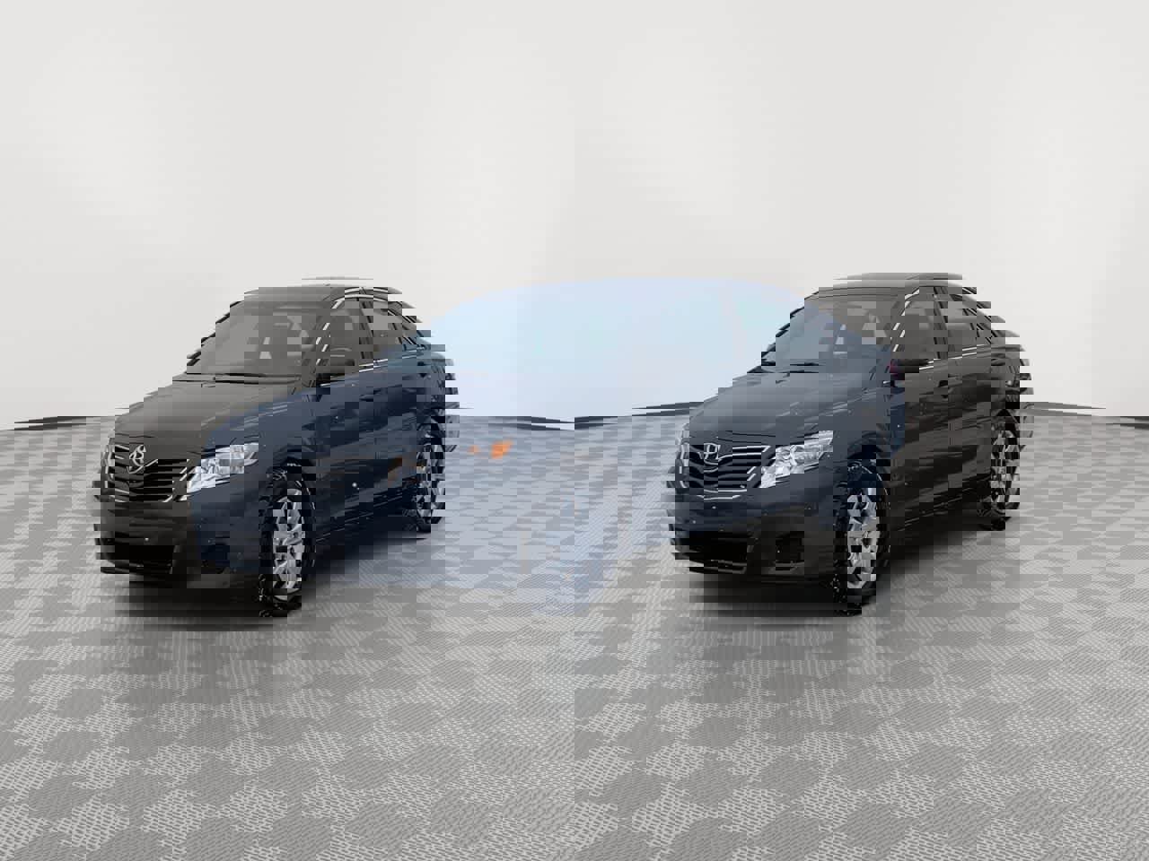 Used 2010 Toyota Camry LE image 4