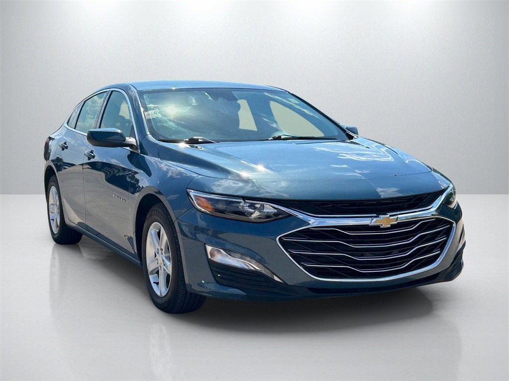 Used 2024 Chevrolet Malibu LT image 3
