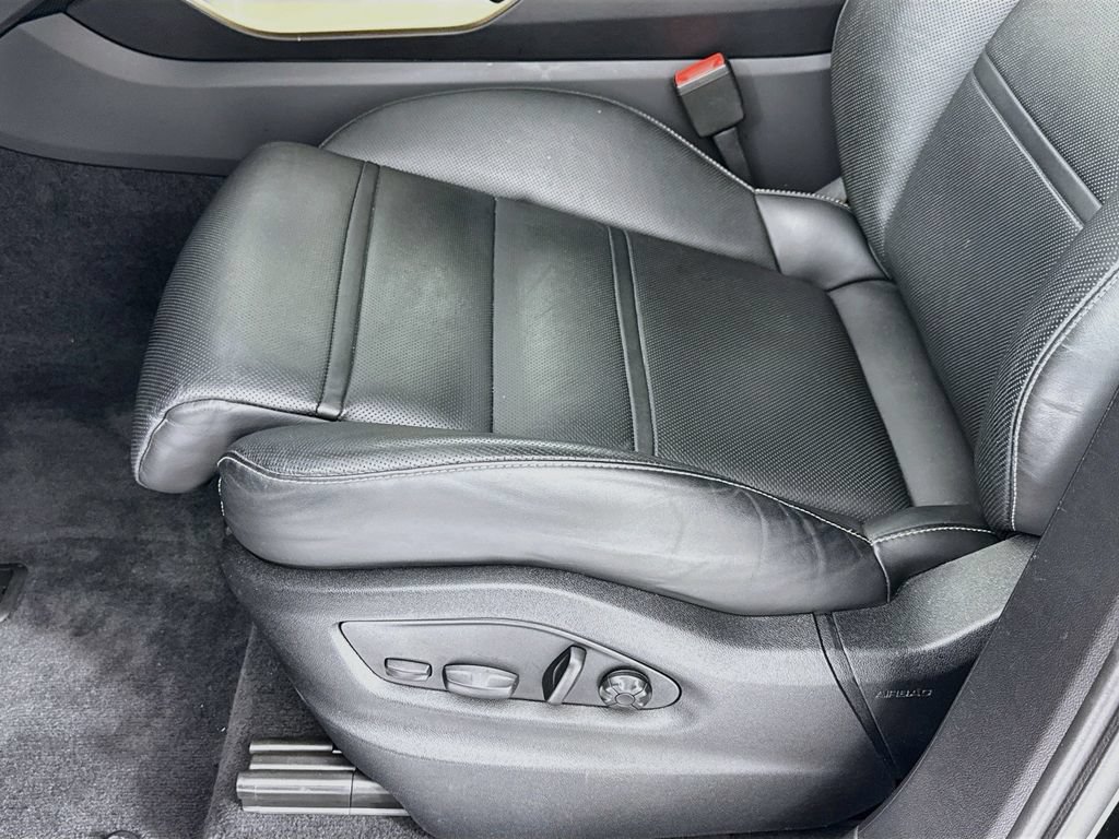 Certified 2024 Porsche Cayenne AWD/4WD image 13