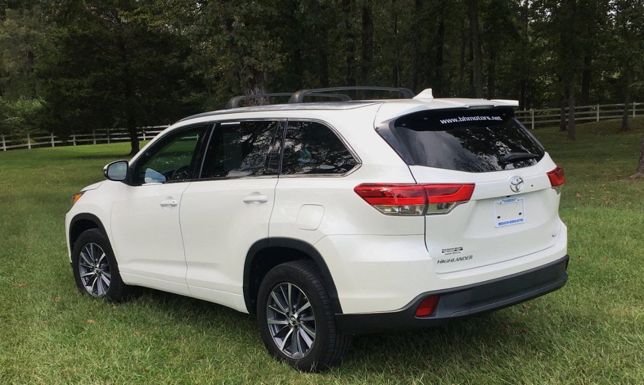 Used 2017 Toyota Highlander XLE image 4