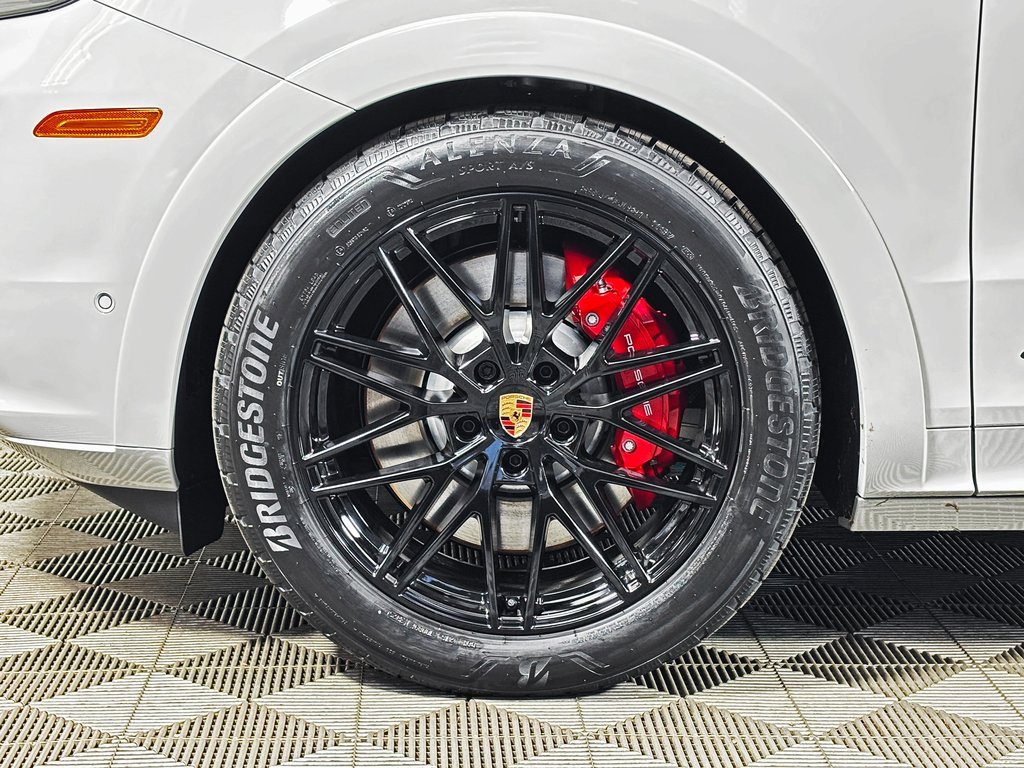 New 2026 Porsche Cayenne GTS image 42