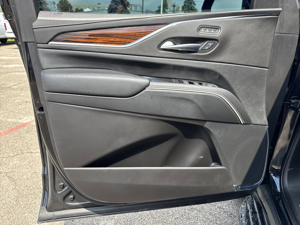 Used 2023 Cadillac Escalade Premium Luxury w/ LPO, Radiant Package AWD/4WD image 12
