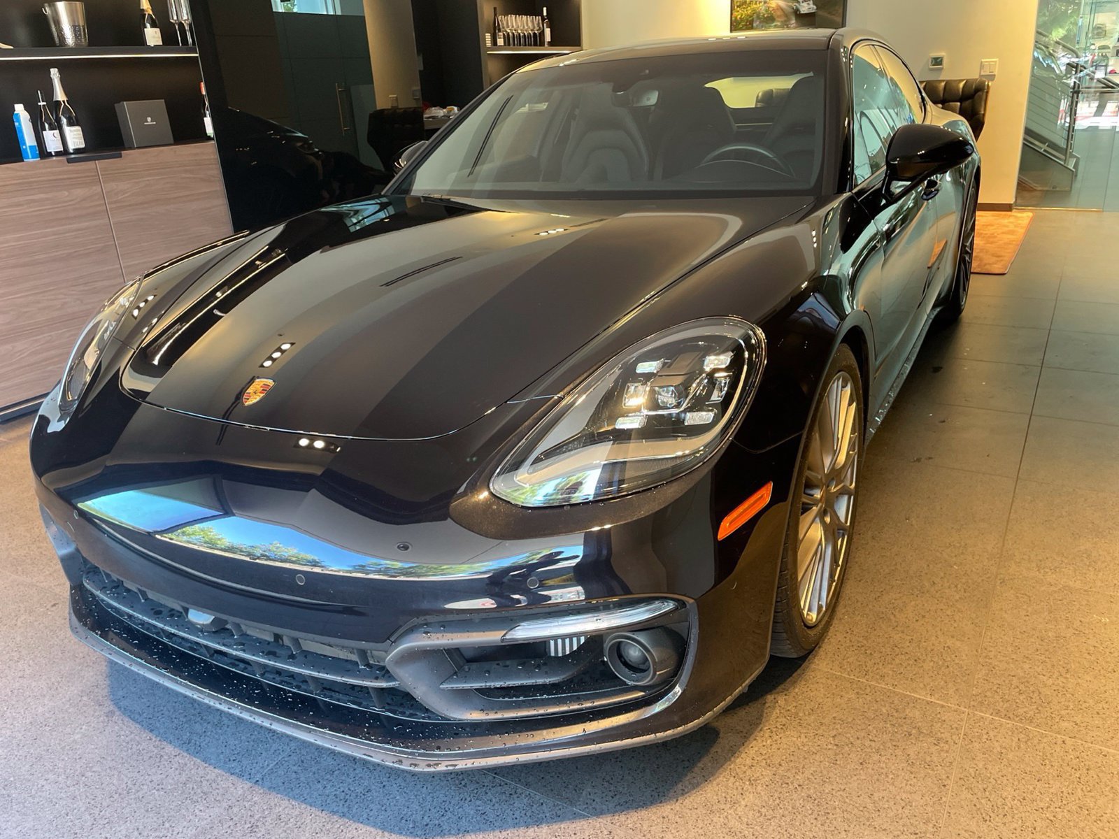 Used 2023 Porsche Panamera 4 Platinum Edition AWD/4WD image 2