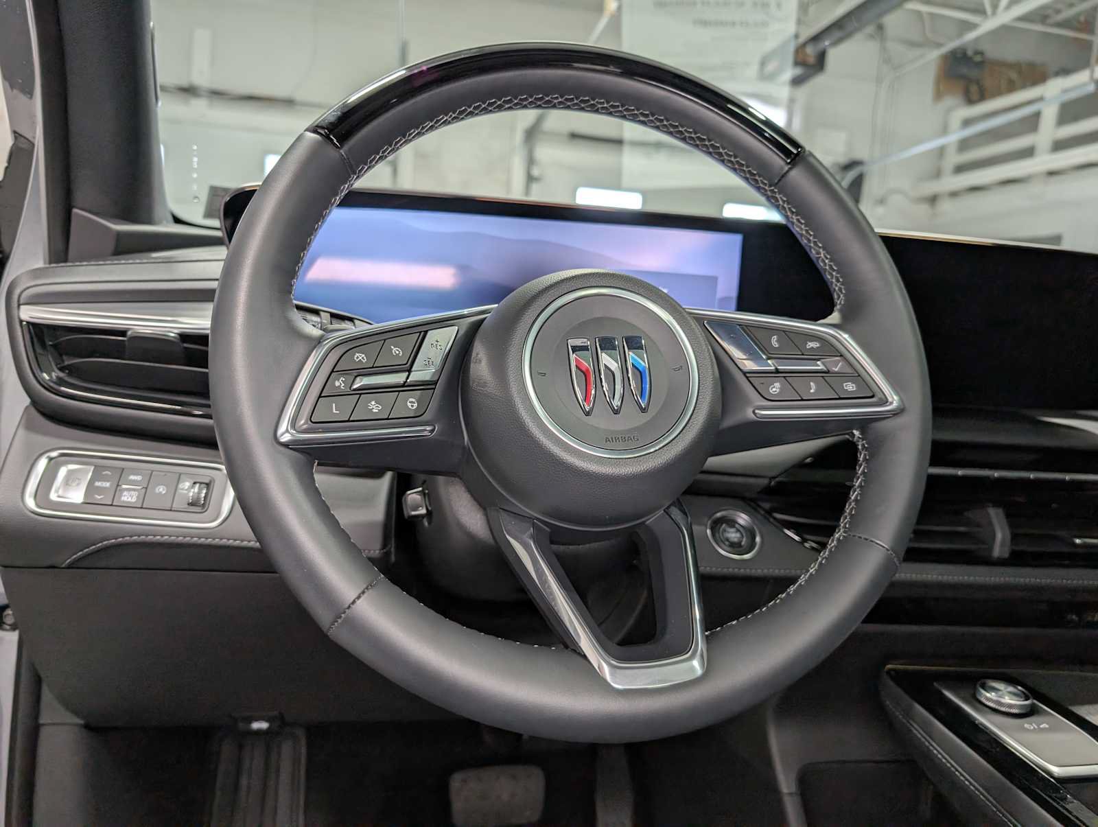 Certified 2025 Buick Enclave Avenir w/ Super Cruise Package AWD/4WD image 38