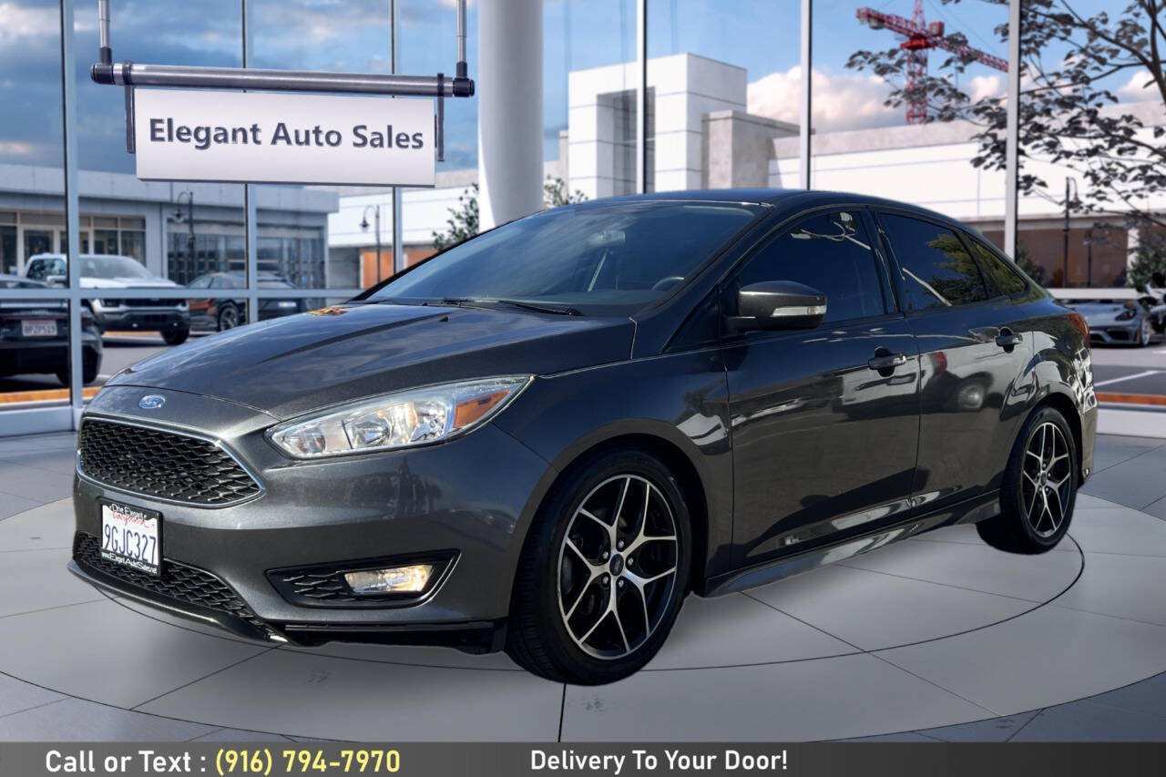 Used 2016 Ford Focus SE w/ SE Sport Package FWD image 9