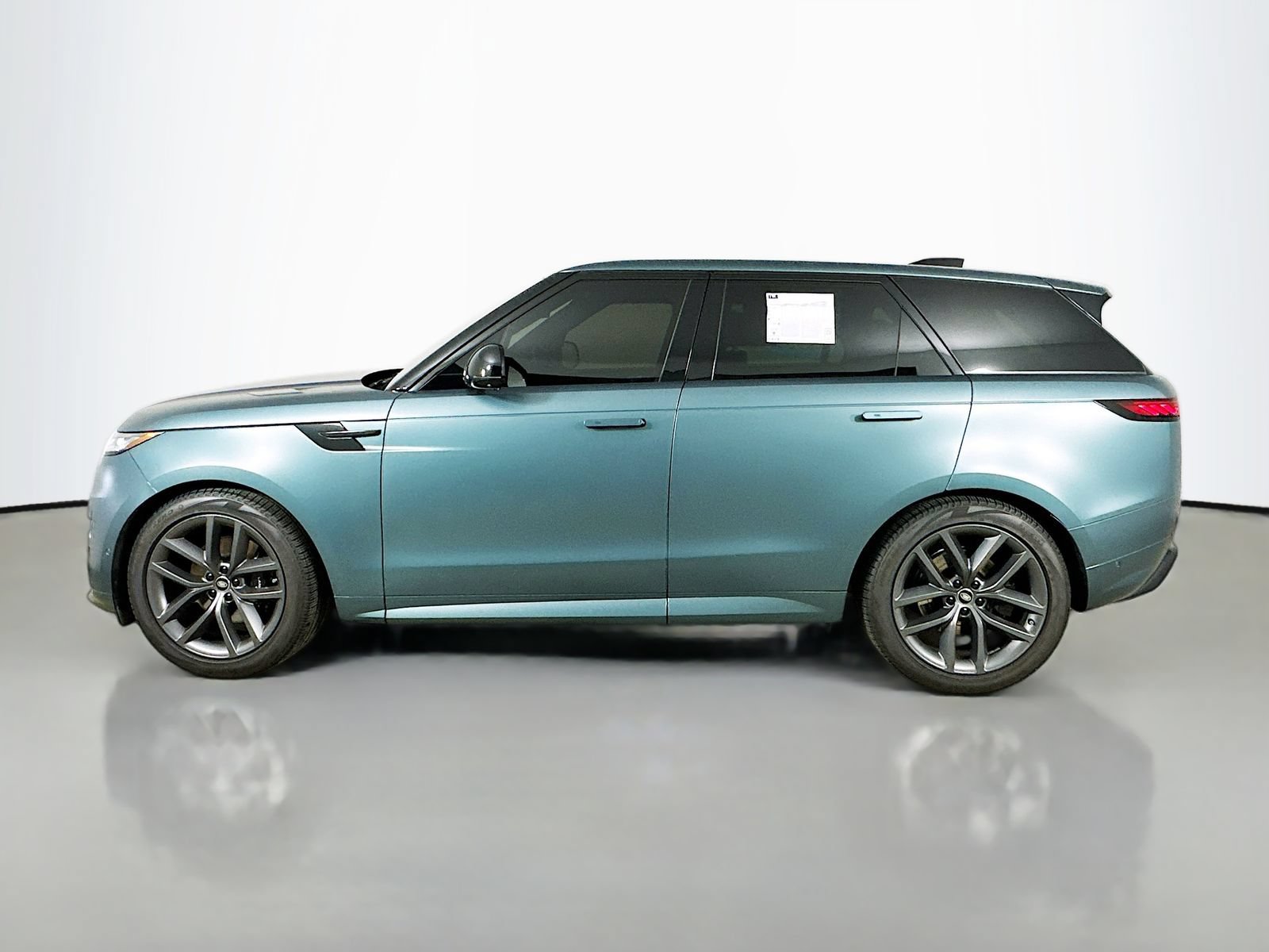 Used 2024 Land Rover Range Rover Sport Dynamic SE AWD/4WD image 8