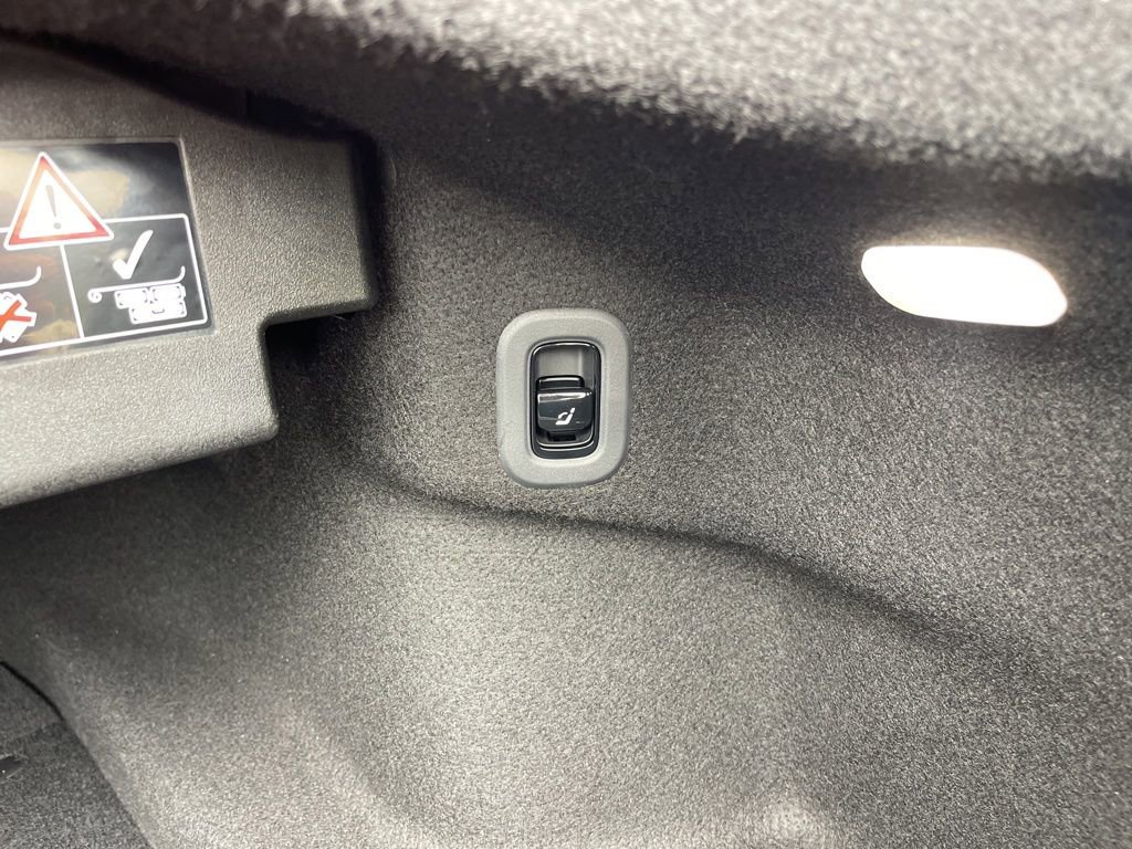 New 2026 Mercedes-Benz CLE 300 4MATIC Cabriolet image 10