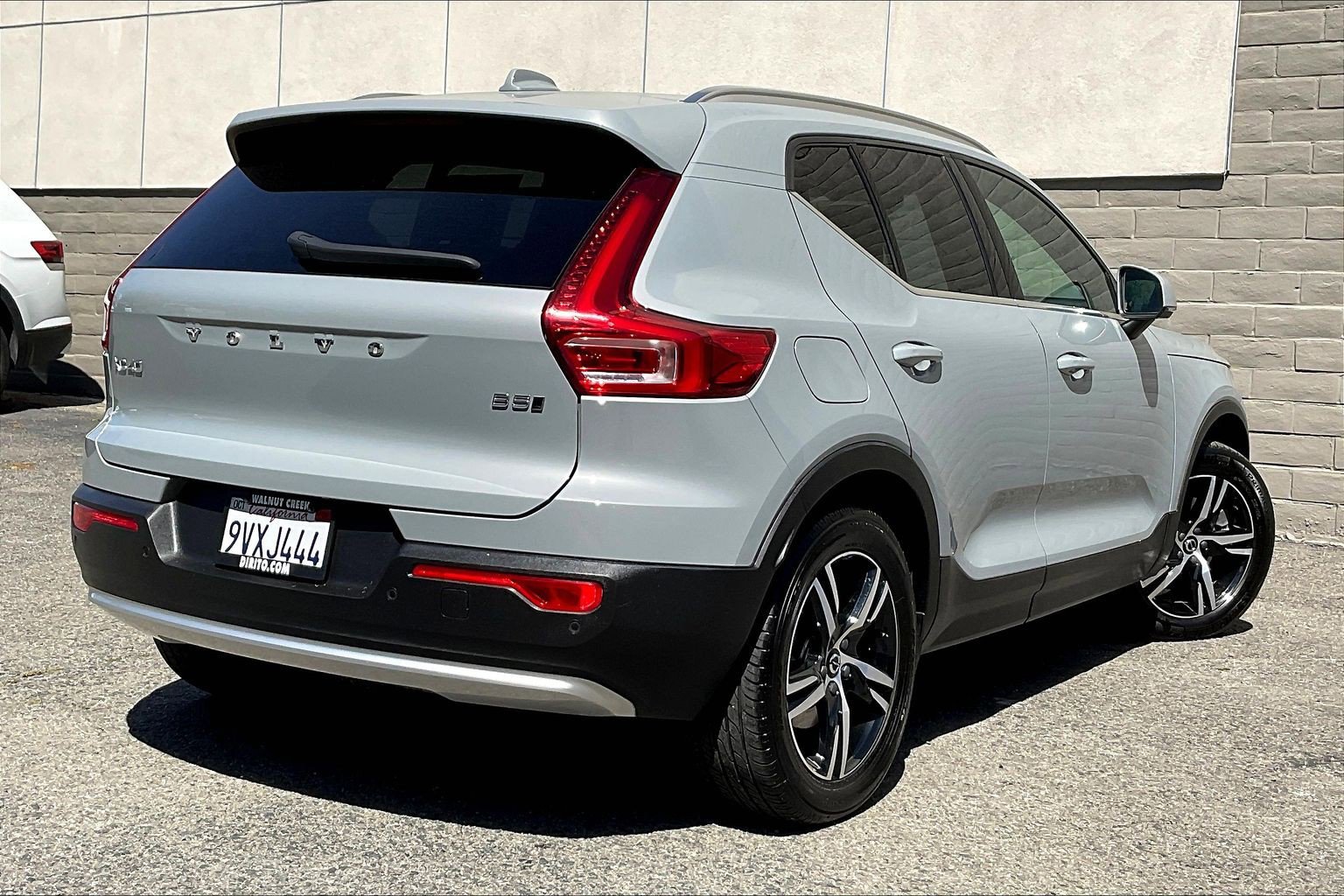 Used 2025 Volvo XC40 B5 Core AWD/4WD image 13