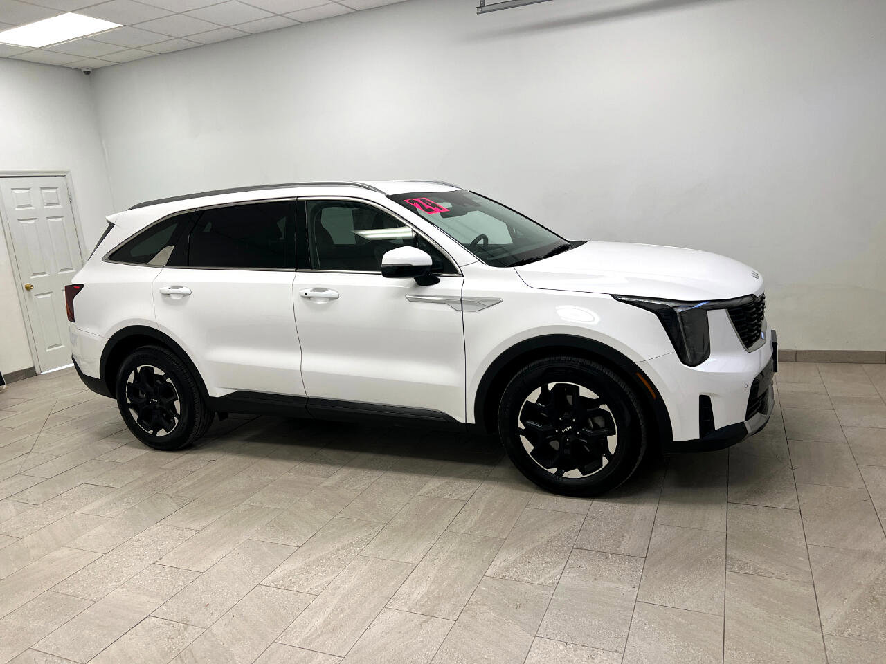 Used 2024 Kia Sorento S image 7