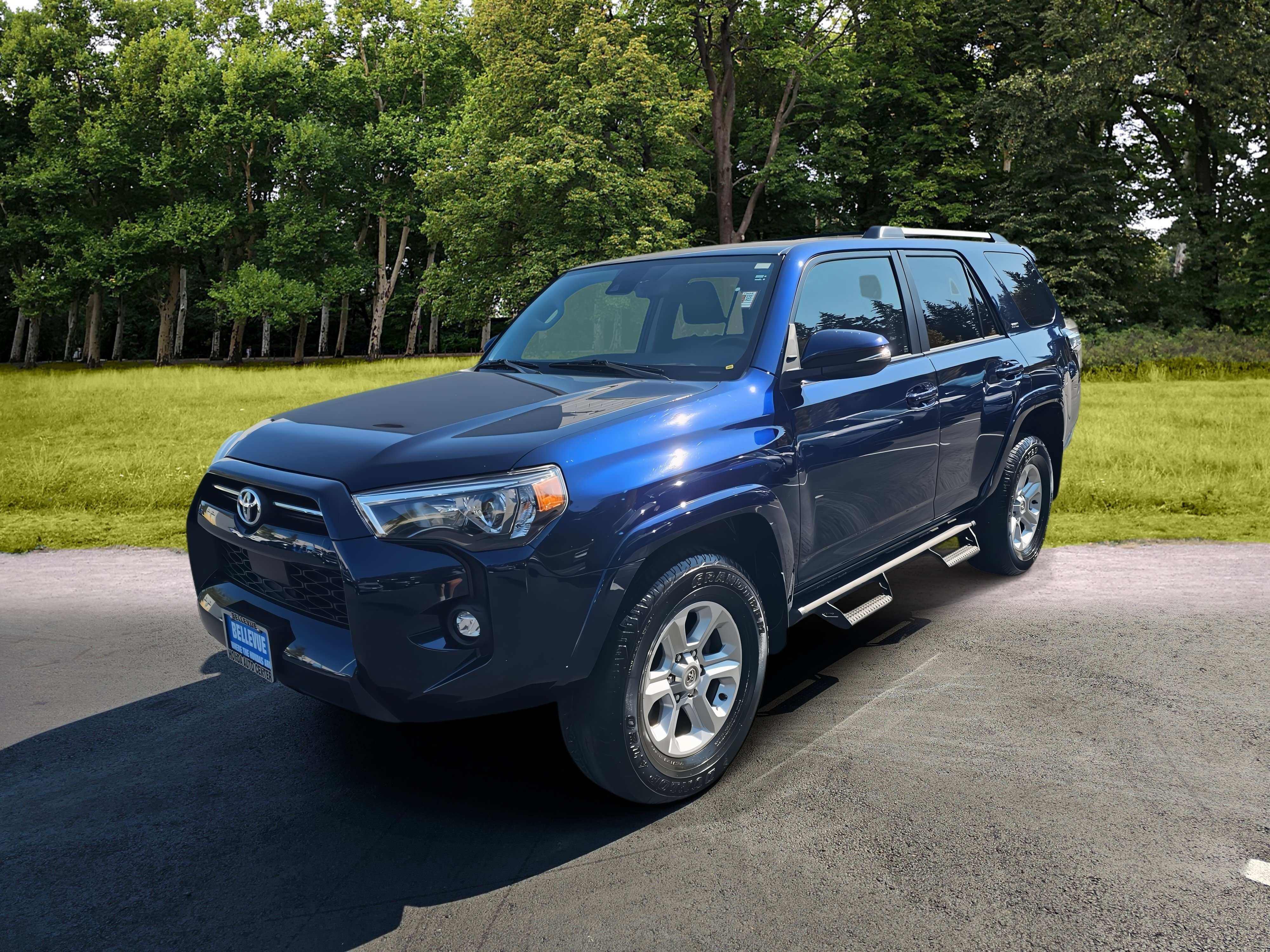 Used 2022 Toyota 4Runner SR5 Premium w/ Moonroof Package AWD/4WD image 3
