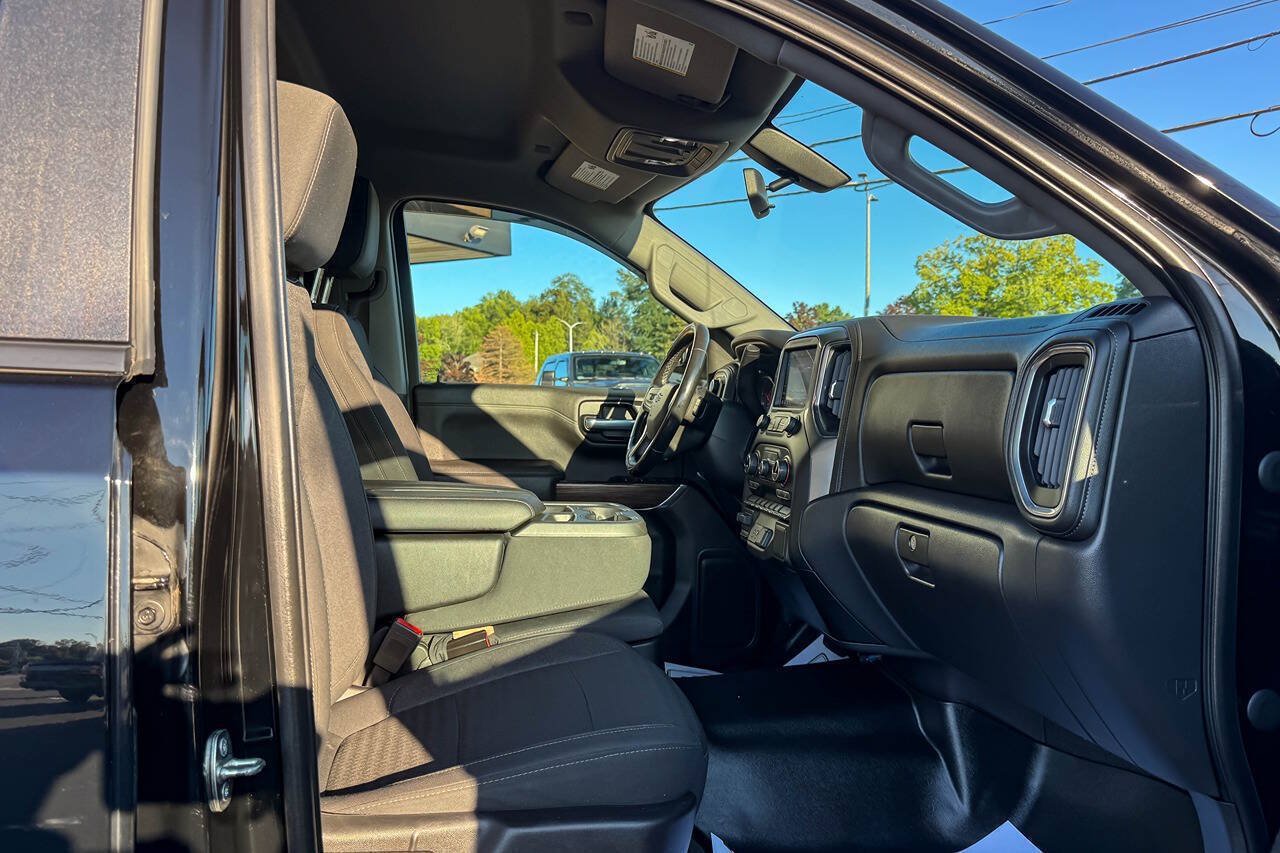 Used 2020 Chevrolet Silverado 1500 LT w/ Convenience Package AWD/4WD image 11