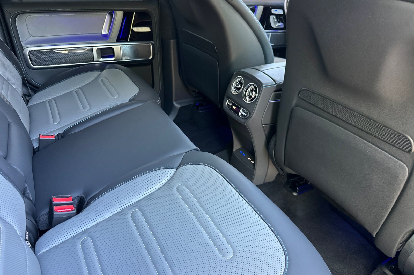 Used 2025 Mercedes-Benz G 580 w/ EQ Technology image 32