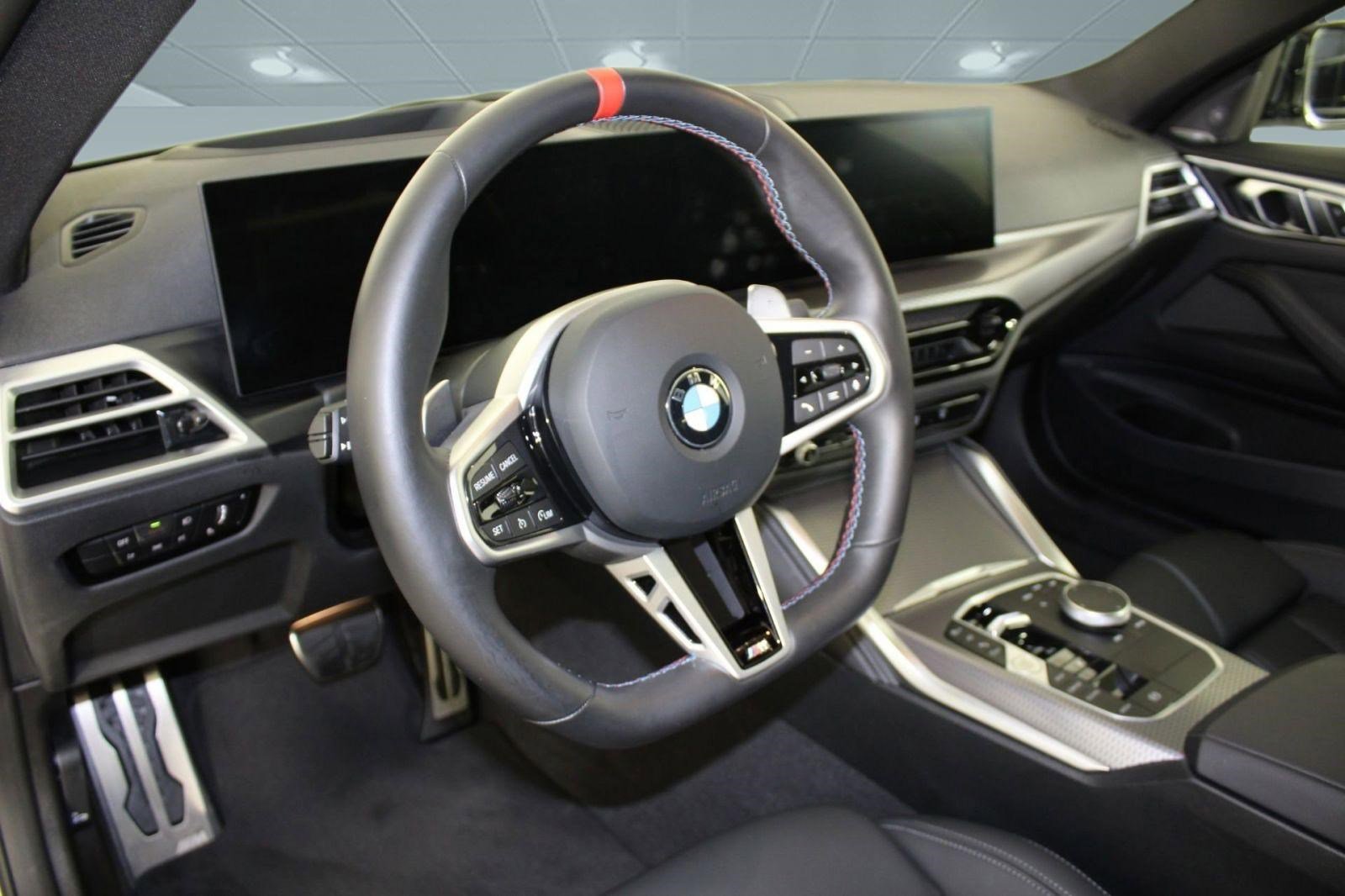 Used 2025 BMW M440i Coupe w/ Premium Package image 4