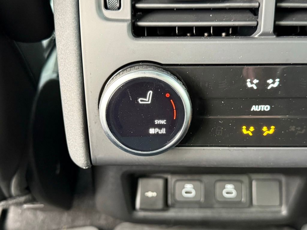 Certified 2025 Land Rover Discovery Dynamic SE AWD/4WD image 38