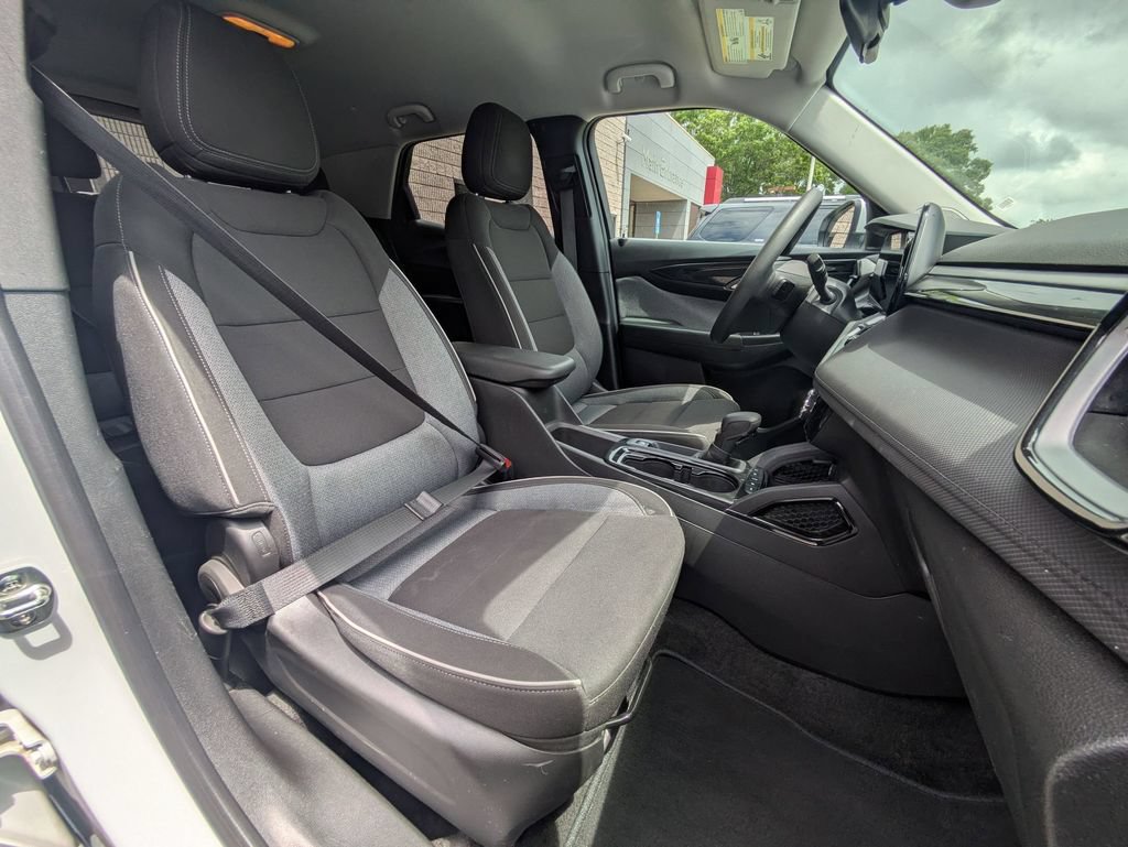 Used 2025 Chevrolet TrailBlazer LT AWD/4WD image 30