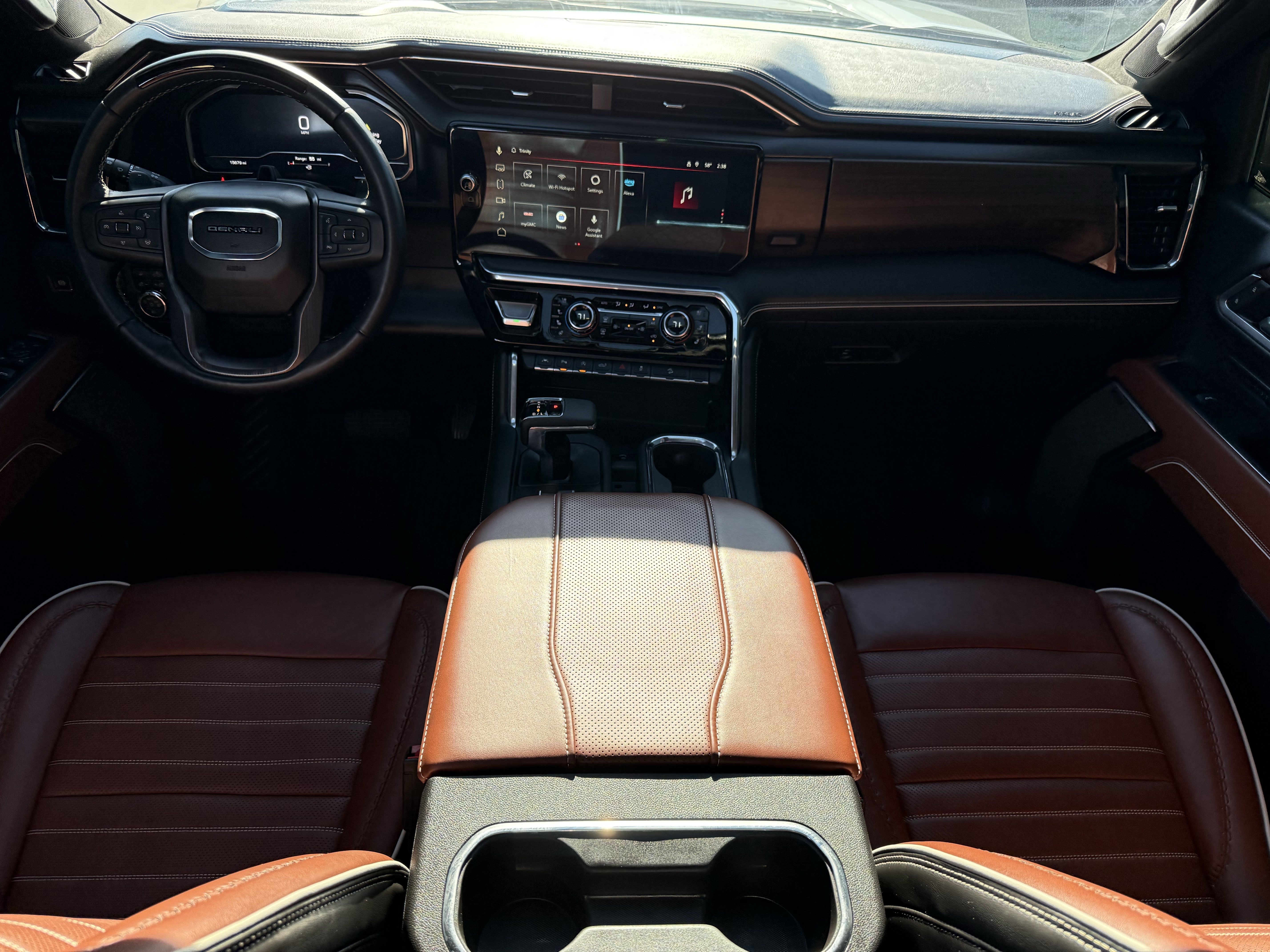 Used 2025 GMC Sierra 1500 Denali Ultimate image 12