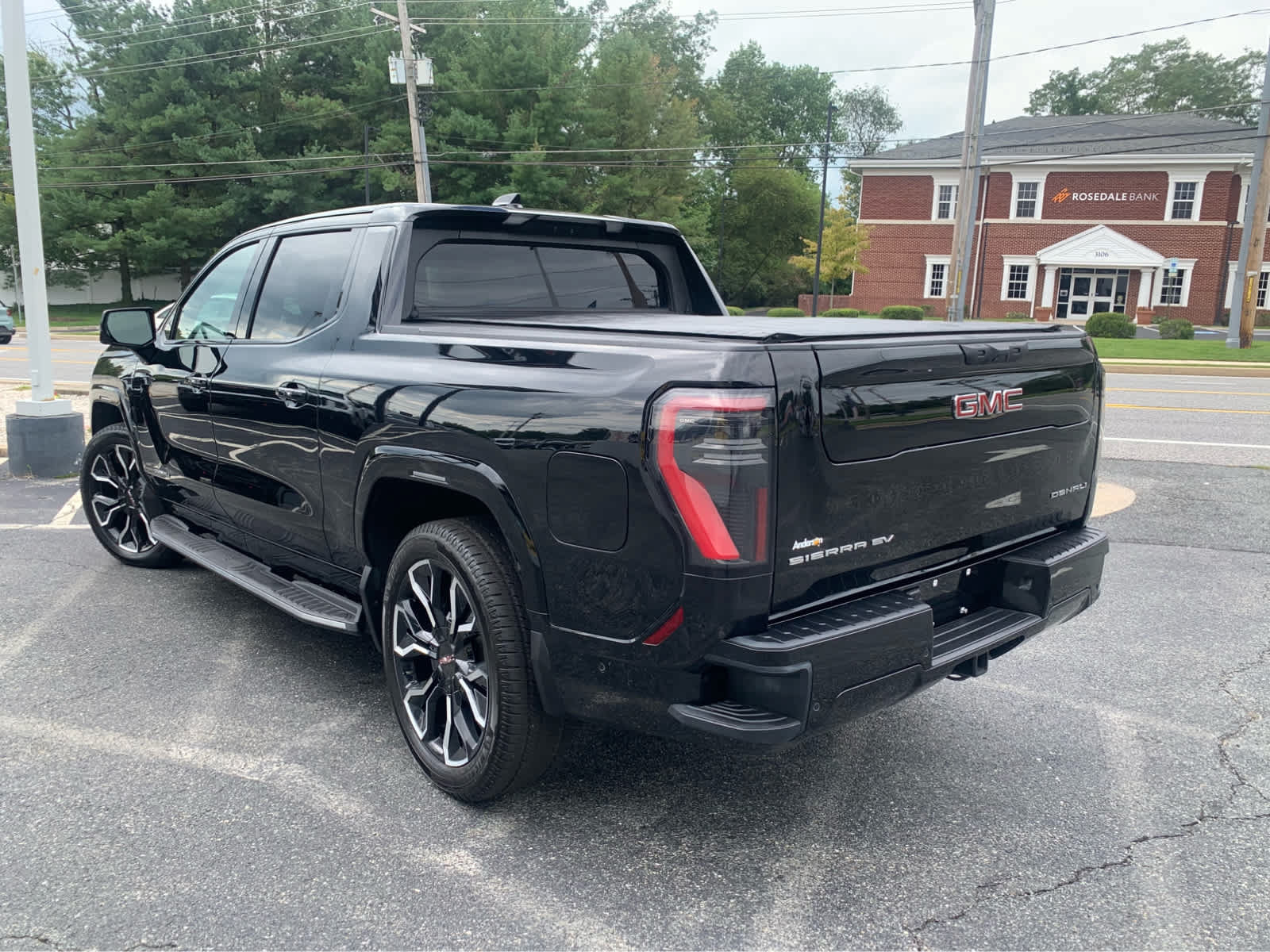 Used 2026 GMC Sierra EV Denali AWD/4WD image 4