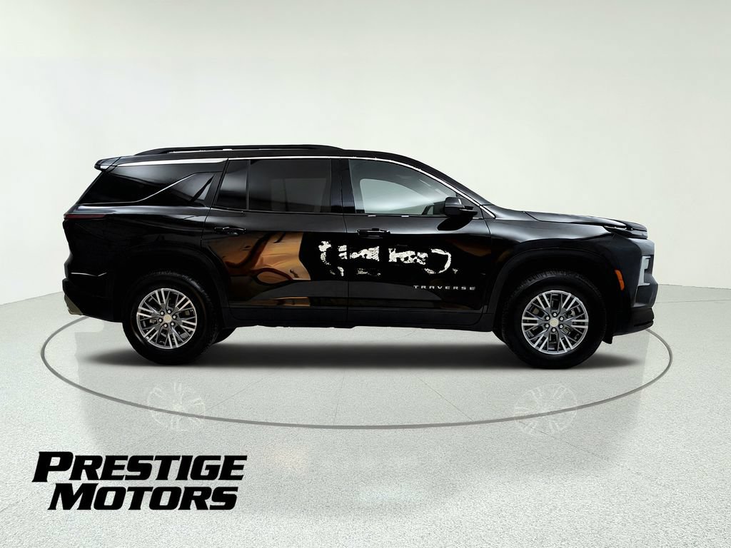 Used 2026 Chevrolet Traverse LT AWD/4WD image 9