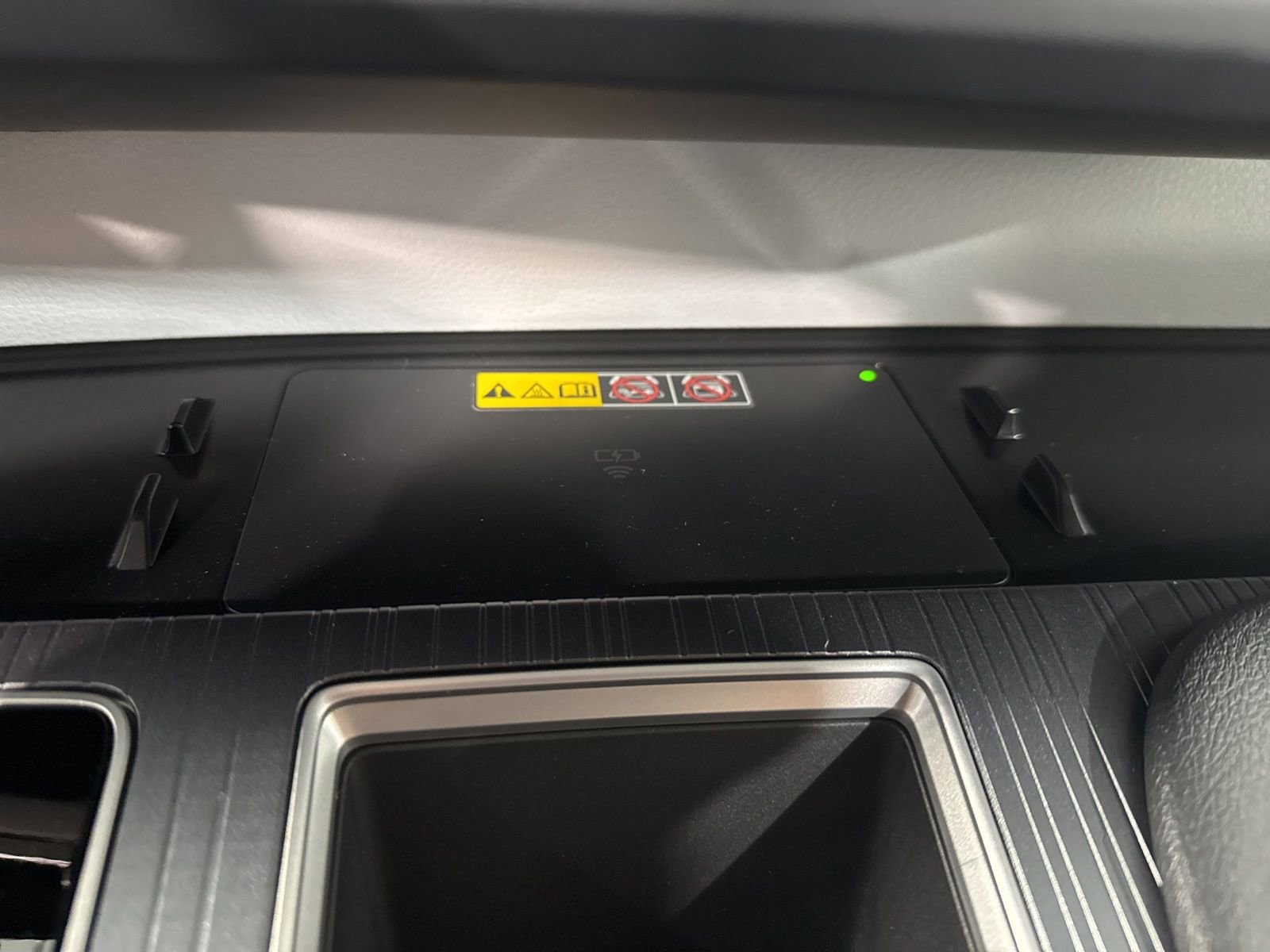 New 2026 Toyota Sienna XLE FWD image 32