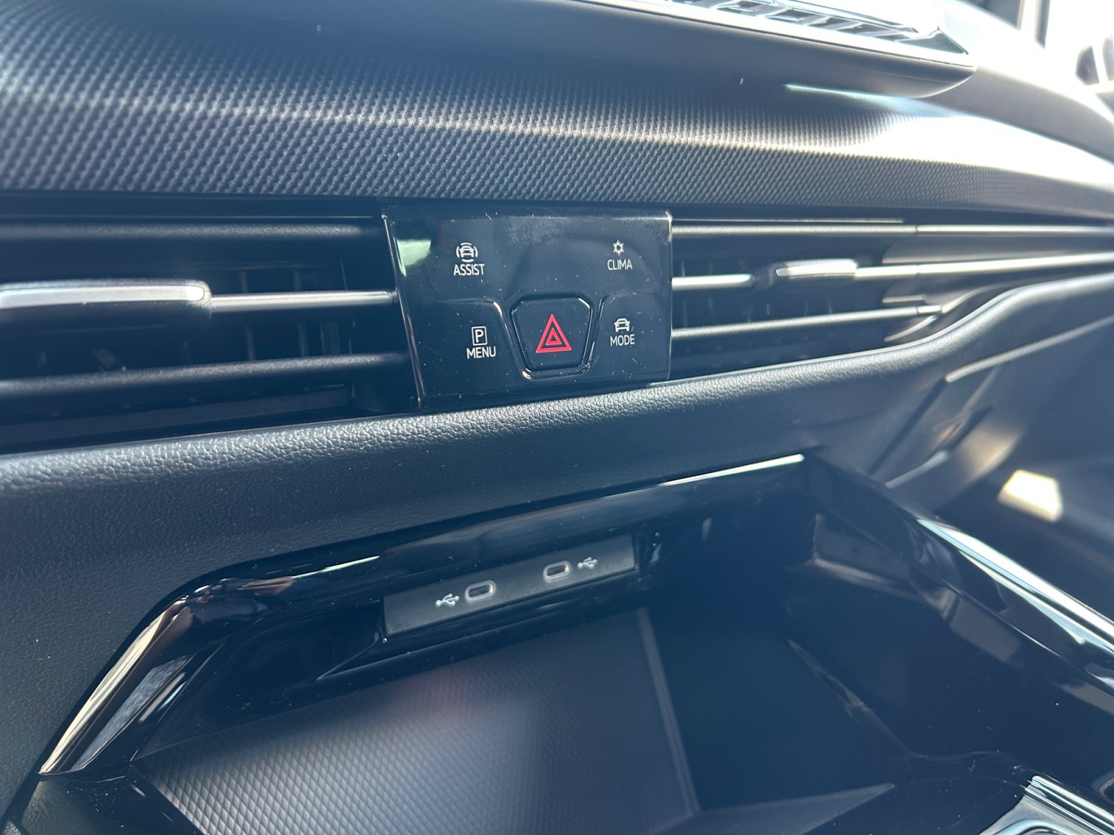 New 2026 Volkswagen Golf SE FWD image 12