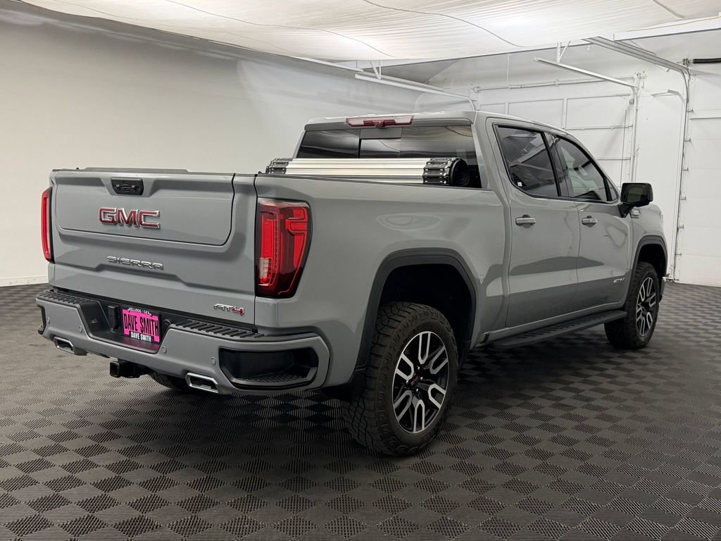 Used 2025 GMC Sierra 1500 AT4 w/ Technology Package AWD/4WD image 9
