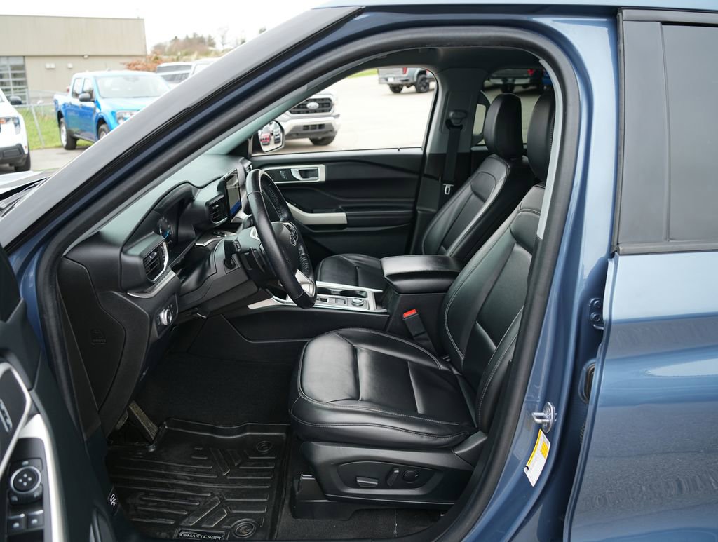 Used 2021 Ford Explorer XLT w/ Equipment Group 202A image 20