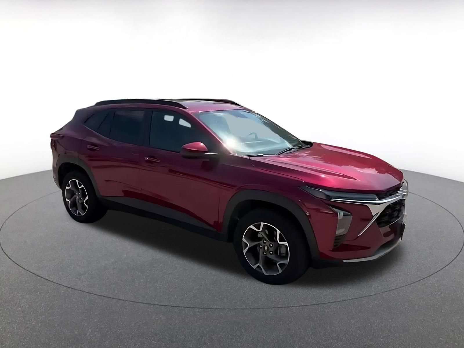 Used 2025 Chevrolet Trax LT w/ LT Convenience Package FWD video 2