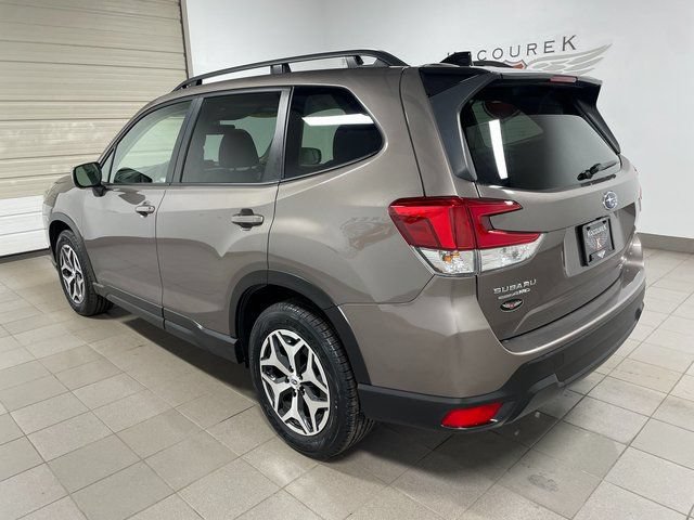 Used 2024 Subaru Forester Premium AWD/4WD image 4