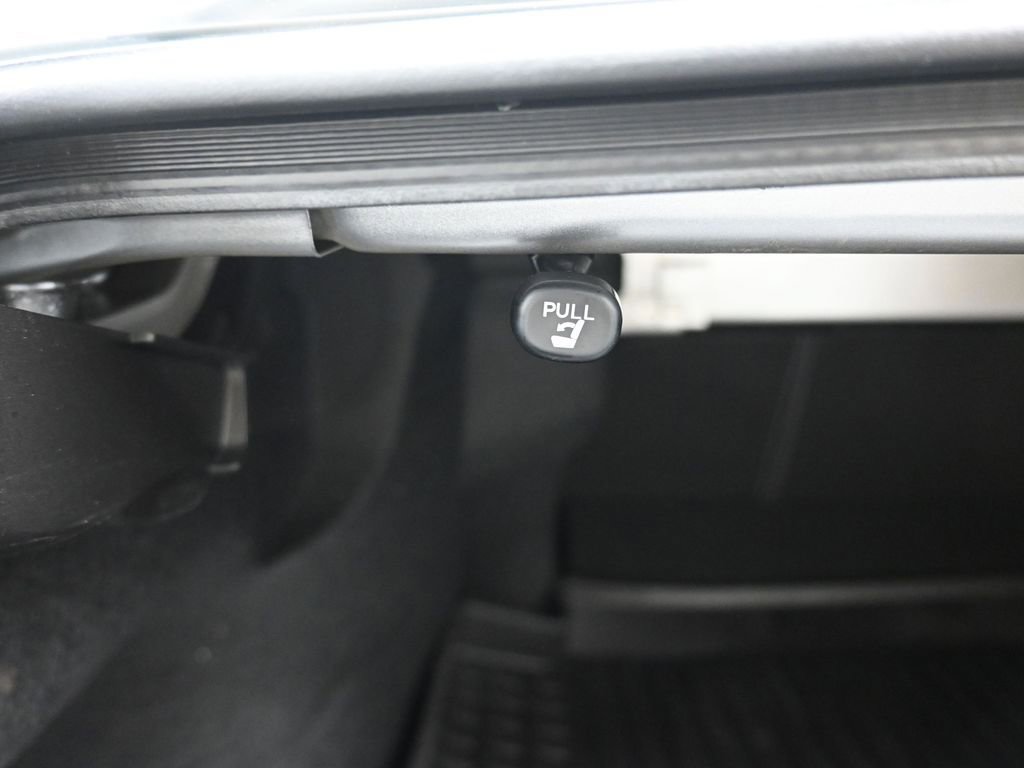 Used 2019 Toyota Camry XLE FWD image 45