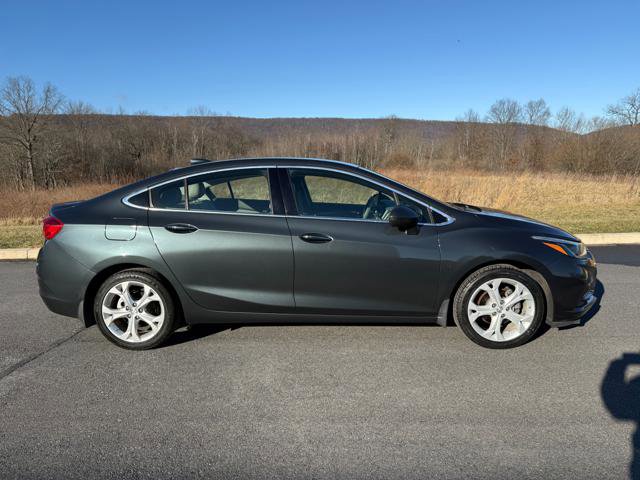 Used 2017 Chevrolet Cruze Premier image 4