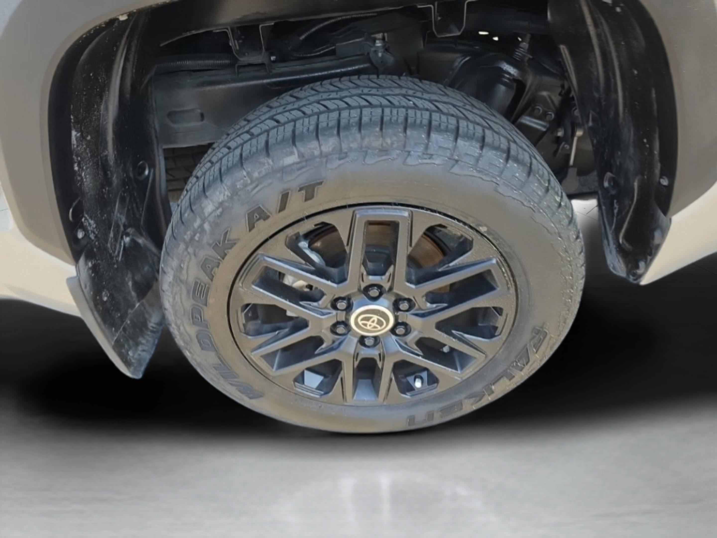 Used 2024 Toyota Tundra Limited AWD/4WD image 15