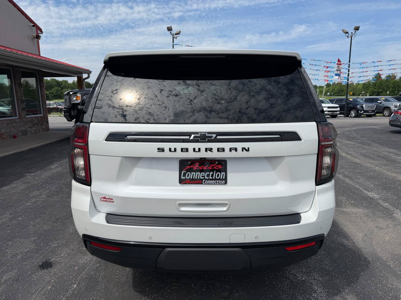 Used 2023 Chevrolet Suburban Z71 AWD/4WD image 5