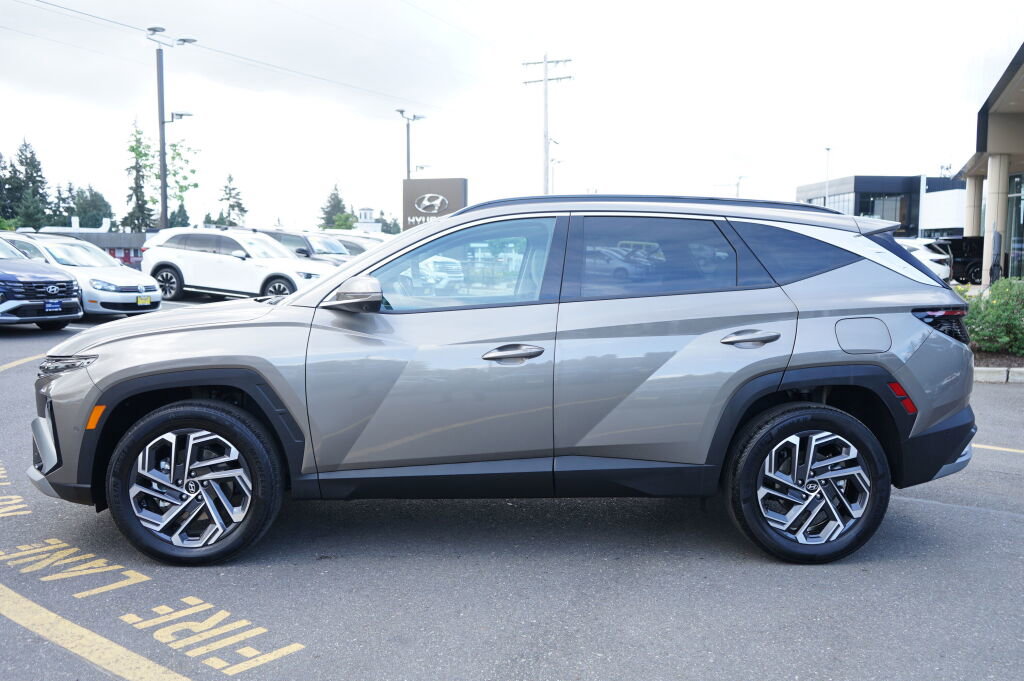 Certified 2025 Hyundai Tucson Limited AWD/4WD image 8
