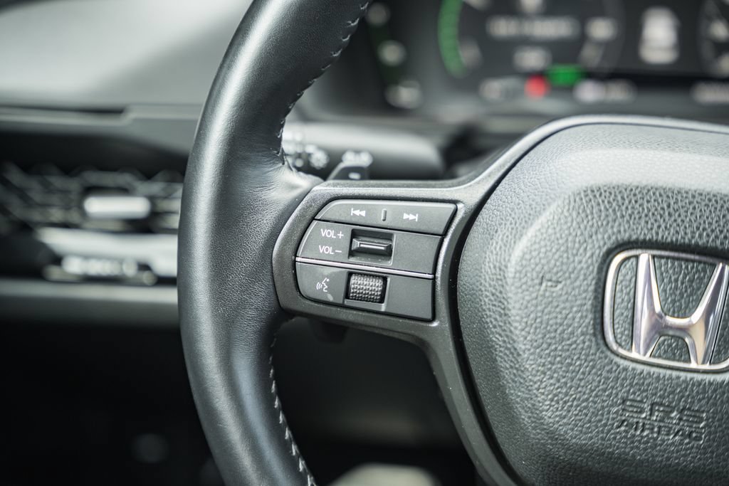 Used 2025 Honda Accord Sport image 28