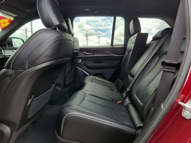 Used 2023 Jeep Grand Cherokee Overland image 11