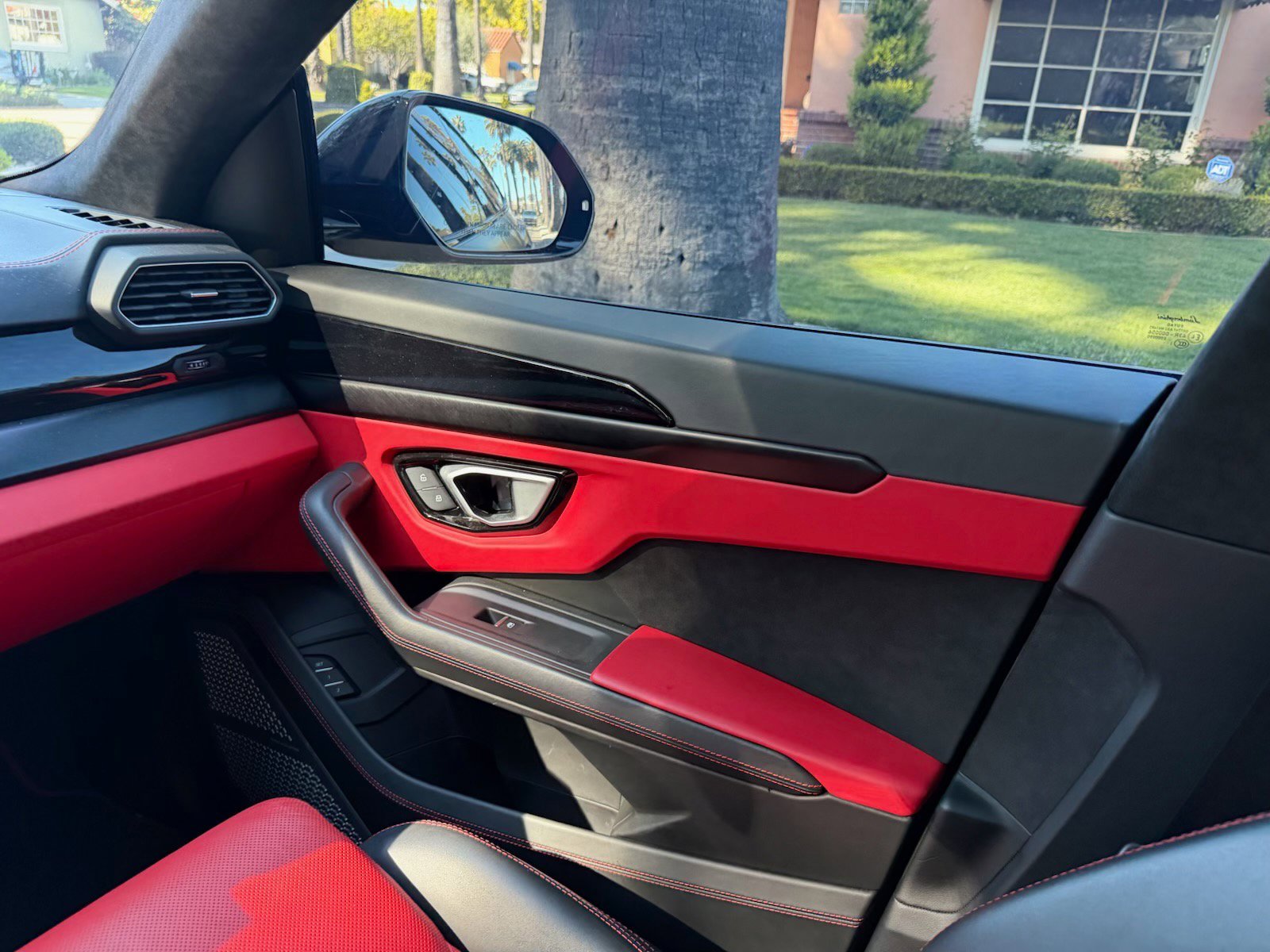 Used 2022 Lamborghini Urus image 8